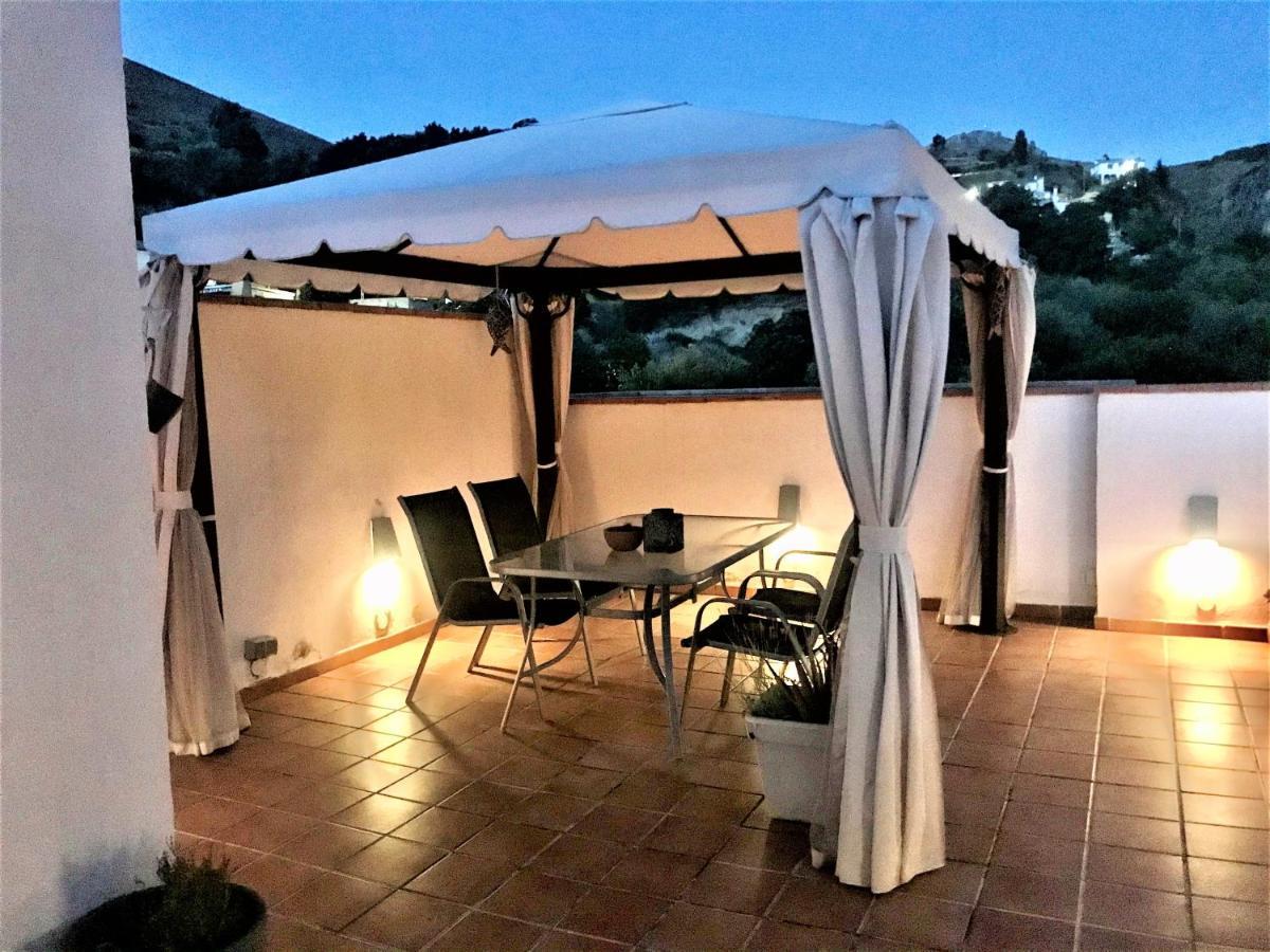 Apartamento Junto Al Rio En Entrada Ruta Cahorros Monachil Bagian luar foto